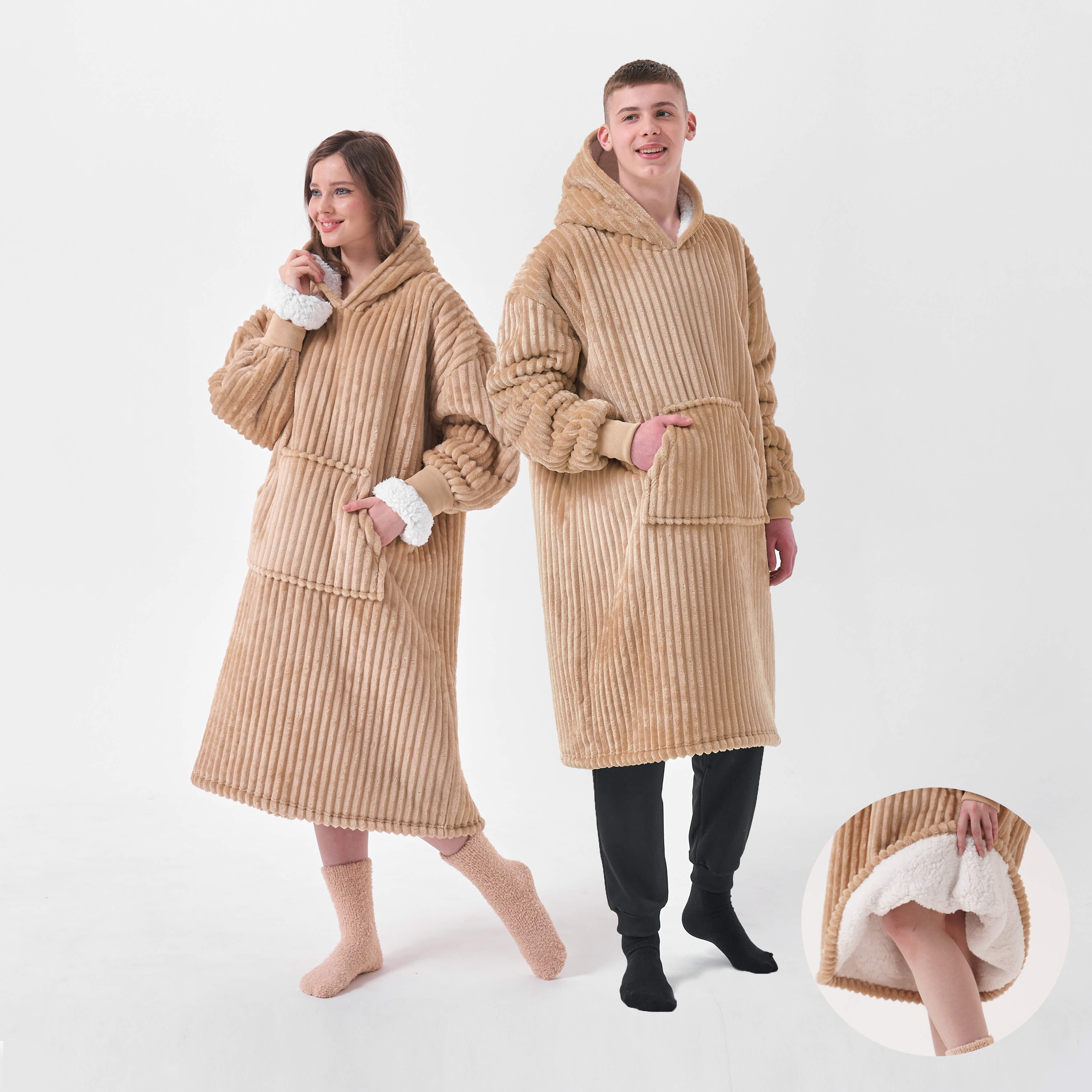 JUNO - Oversized Hoodie - 70x110 cm - Hoodie & deken in één - unisex - Irish Cream - beige - 1 stuk